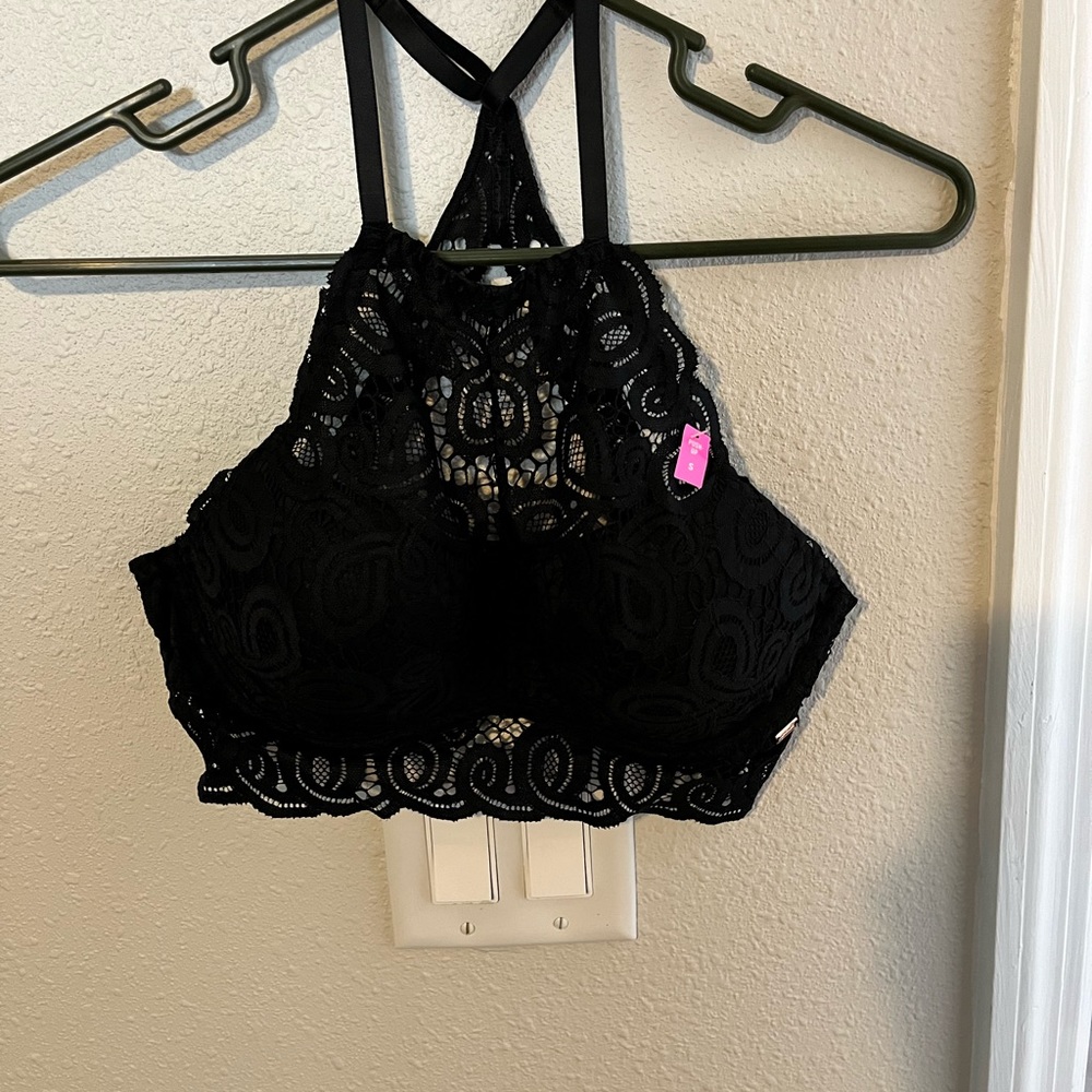 Black Victoria secret push up bralette size: small never worn before